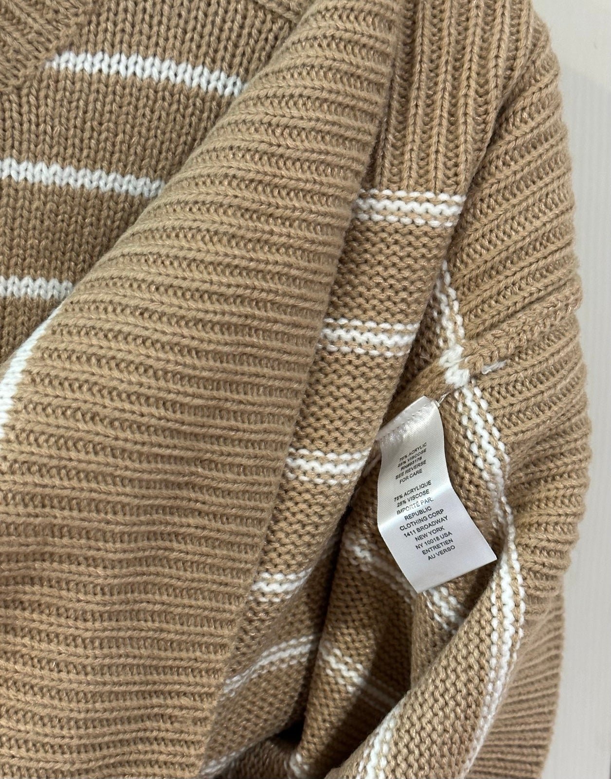 Cheap NWT T Tahari Tan & White Saddle Stripe Cropped Boxy Crewneck Sweater Wide Cuff kQEZZo7eW on sale
