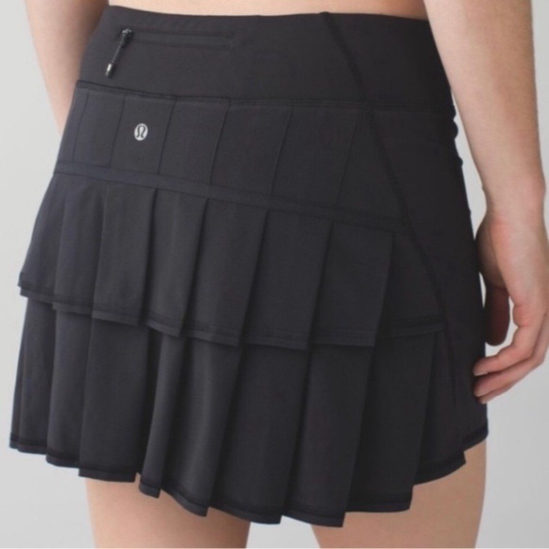 Classic Lululemon Run Pace Setter Skirt in Black Size 8