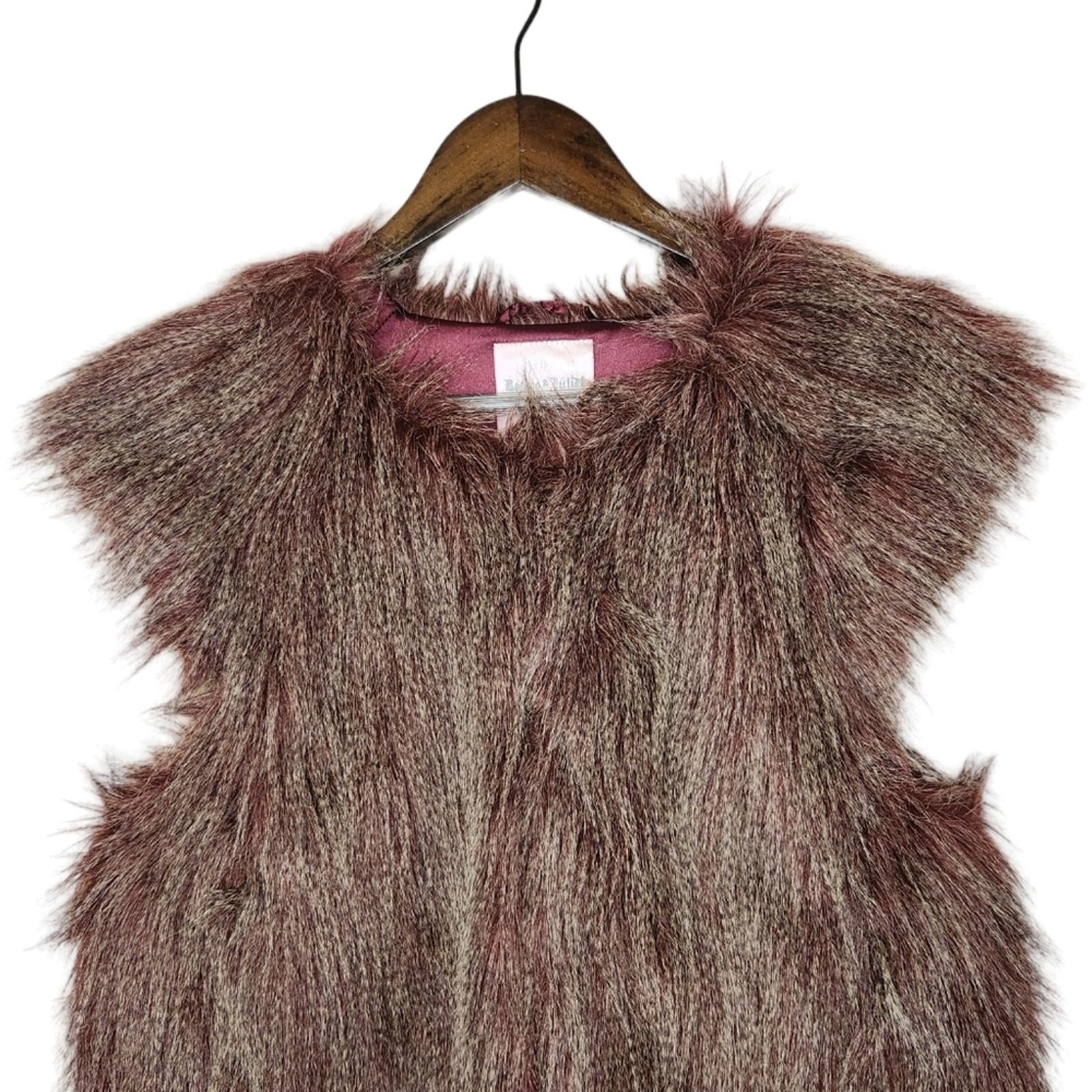 reasonable price NWT Romeo & Juliet Couture faux fur strong shoulder vest Medium pquCu0nYK no tax