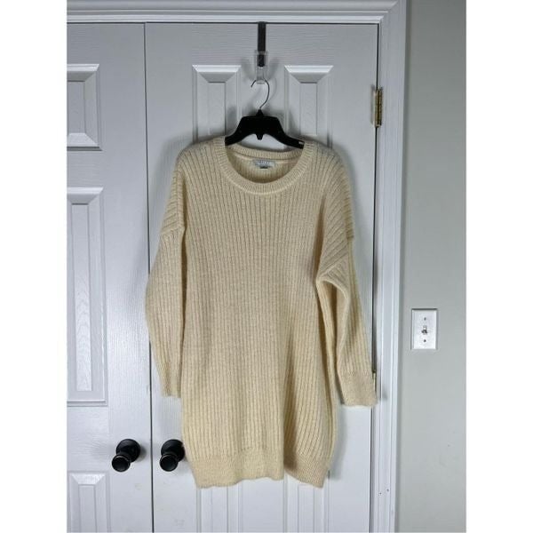 Great NWT Favlux Charlotte Russe Cream Sweater Size M n