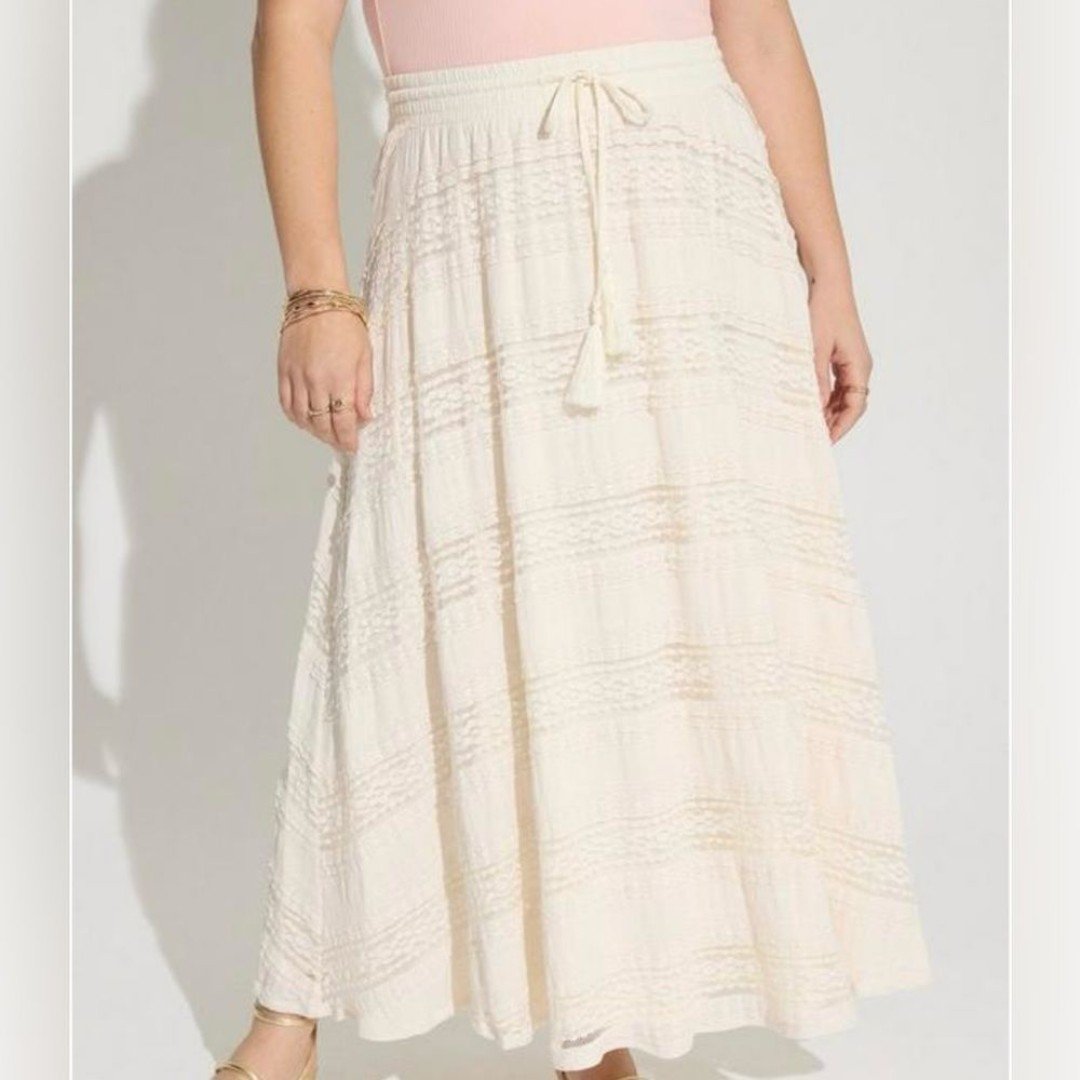 Elegant Torrid Cream Lace A-Line Maxi Skirt Size 1X Dra