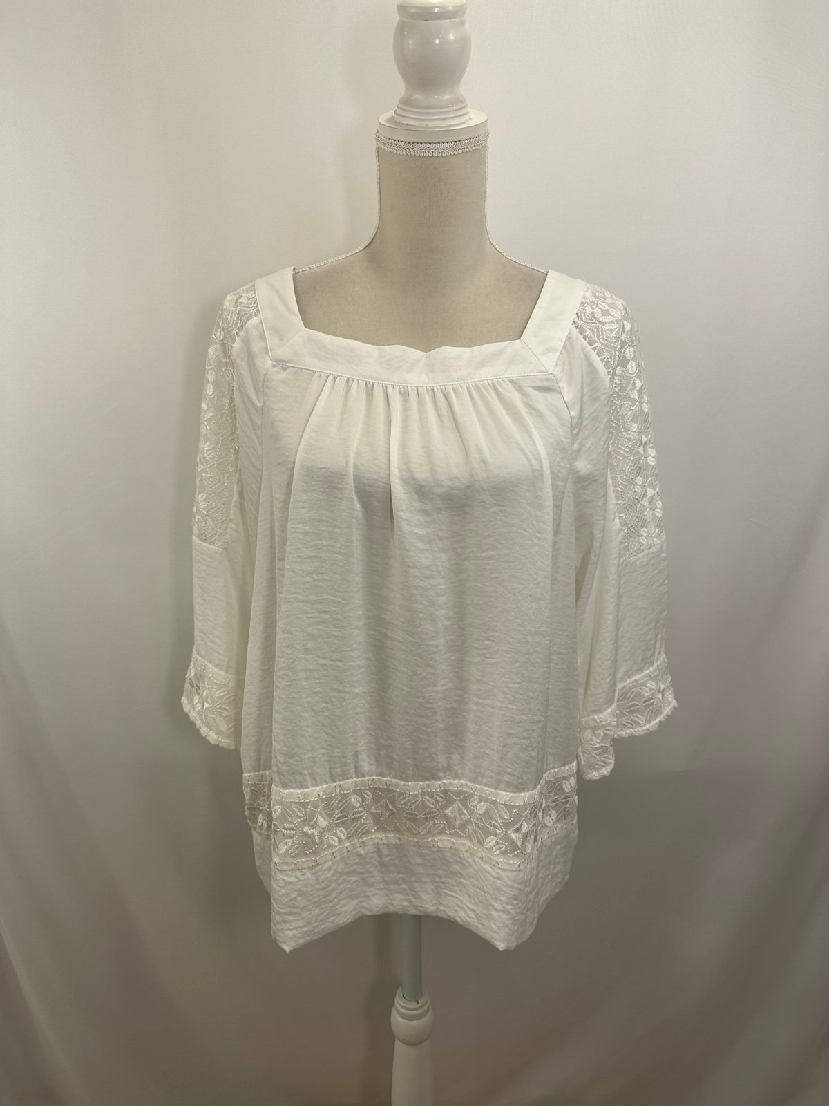 The Best Seller Adiva White Crushed Satin Lace Blouse S