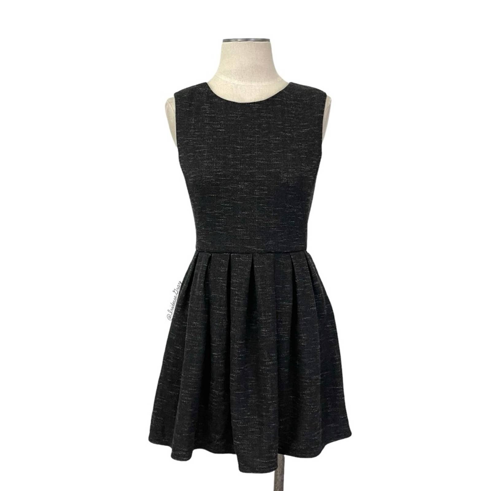 Amazing Aritzia- Talula Waldorf Dark Gray Speckle Pleated Dress Size 6. pfgyG6RJF Online Exclusive