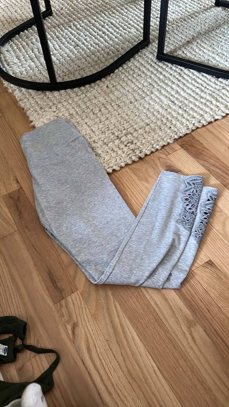 high discount Aerie grey embroidered leggings kmmnT6n5x