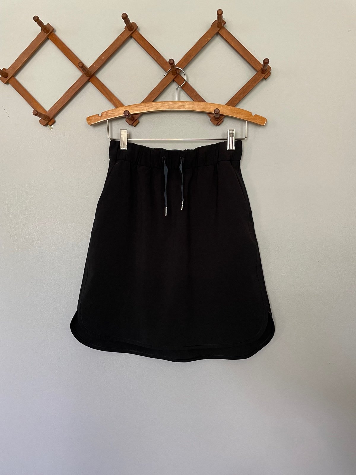 Exclusive Lululemon On the Fly Skirt Black Size 6 iD99X