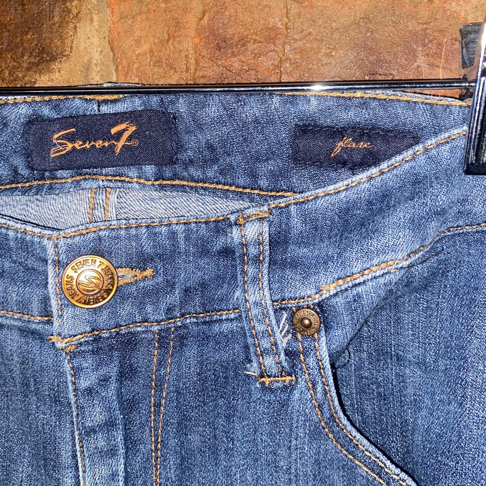 reasonable price Seven7 Medium Wash Blue Denim Flare Jeans Women´s Size 10 fkqHjh8ud Fashion