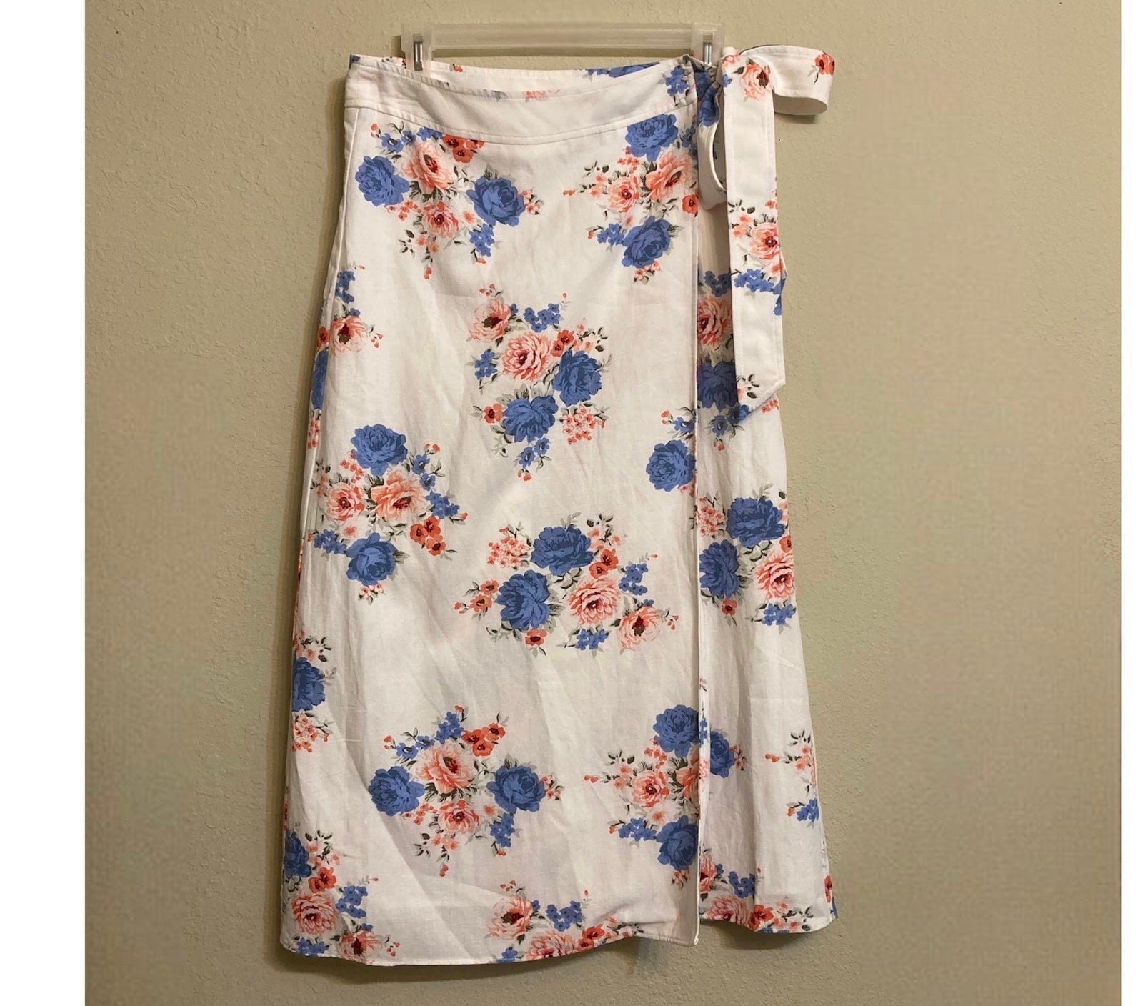 High quality LOFT  Floral Midi Wrap Skirt Size 4 Linen 