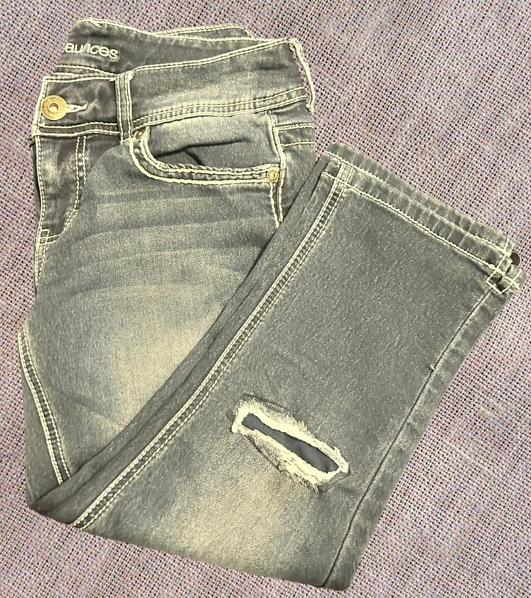 Authentic Maurices Cropped Capri Jeans Size Medium Deni