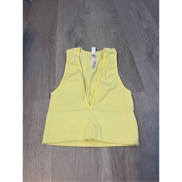 large selection Urban Outfitters Yellow Ribbed Cropped 