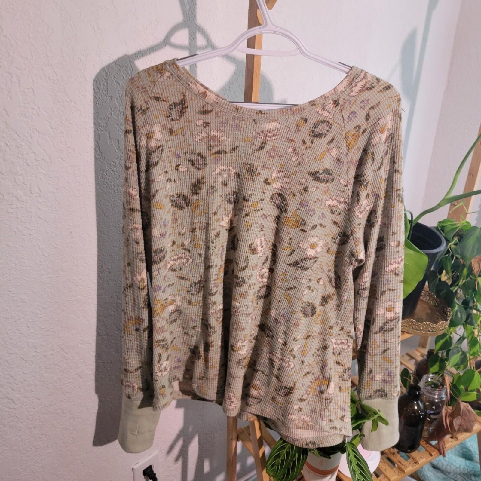 Discounted Light green floral thermal style top fJJsltUwu Zero Profit 