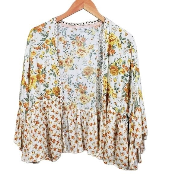 Stylish Taylor & Sage yellow floral wide sleeve kimono 