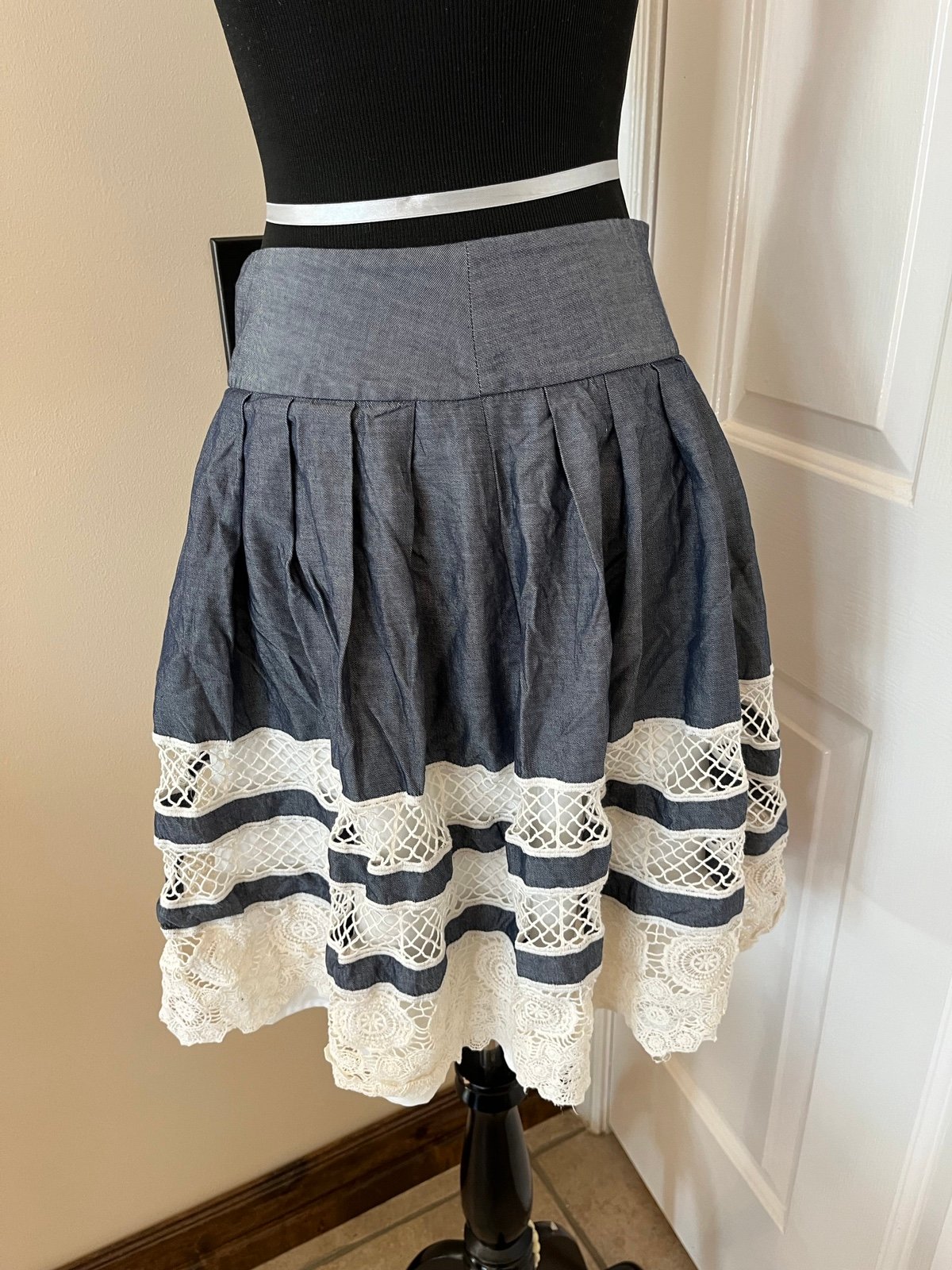 Custom Ann Taylor blue and lace skirt size 2 women’s p36q6XPU0 Discount