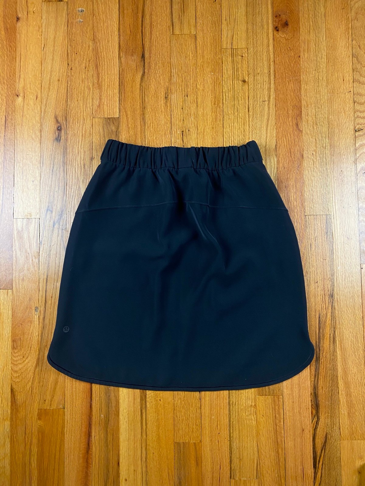 The Best Seller Lululemon On the Fly Skirt Woven Size 8 Black hO1lleg3N Cheap
