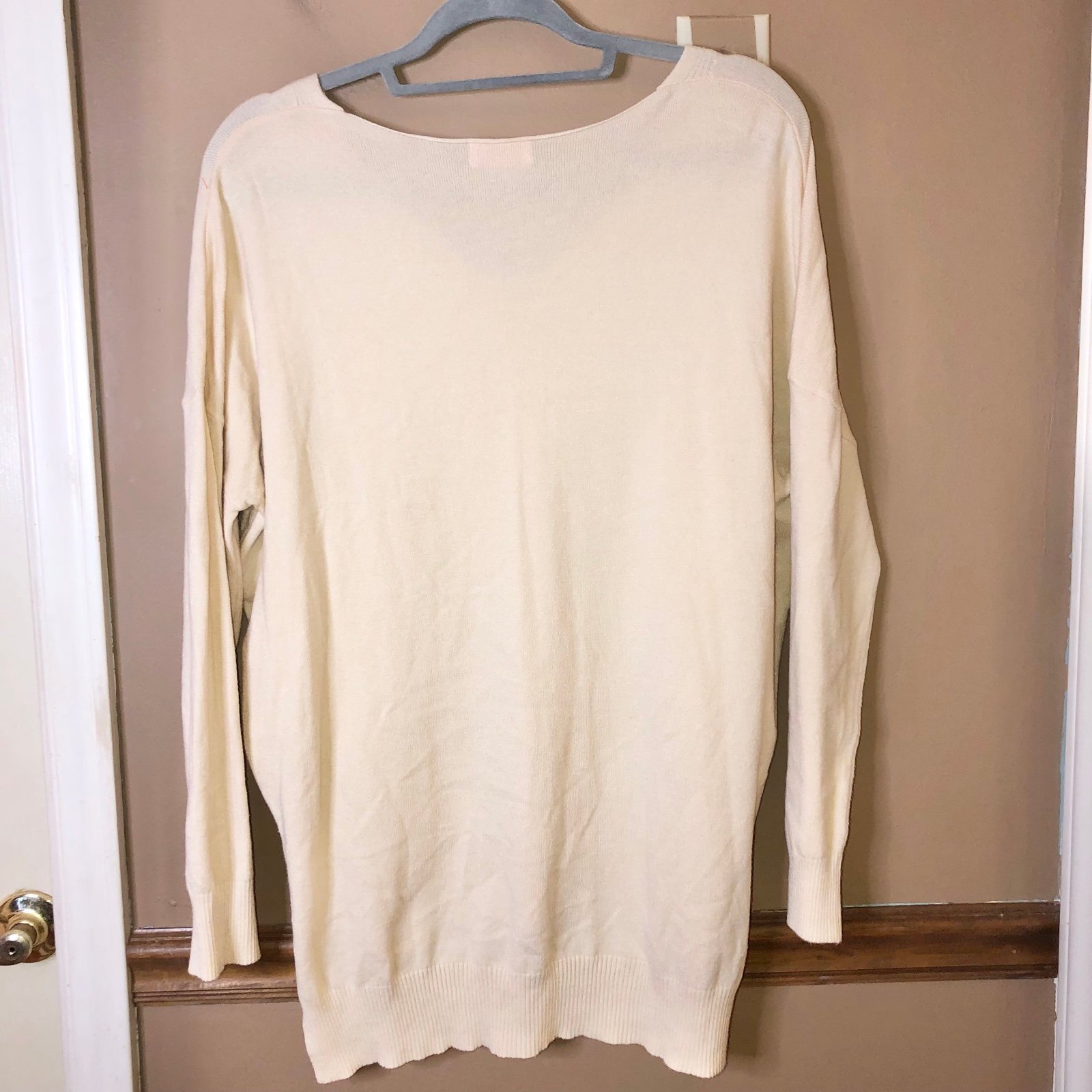 Wholesale price Pink lily V Neck High Low Dolman Sweater Cream Medium GjnmlBb20 all for you