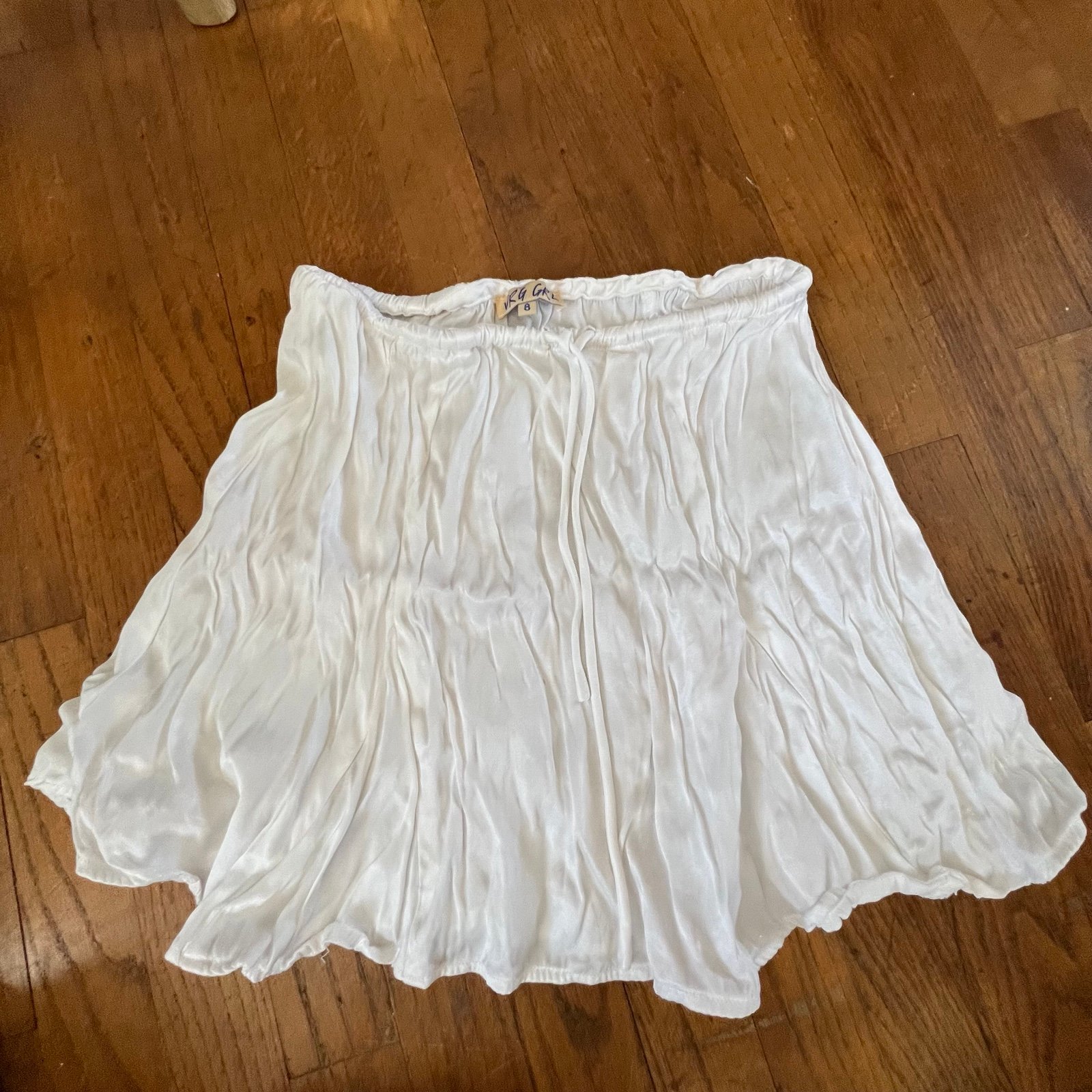 Stylish Verge Girl White Silky Skirt 8 P7hGICITF Buying
