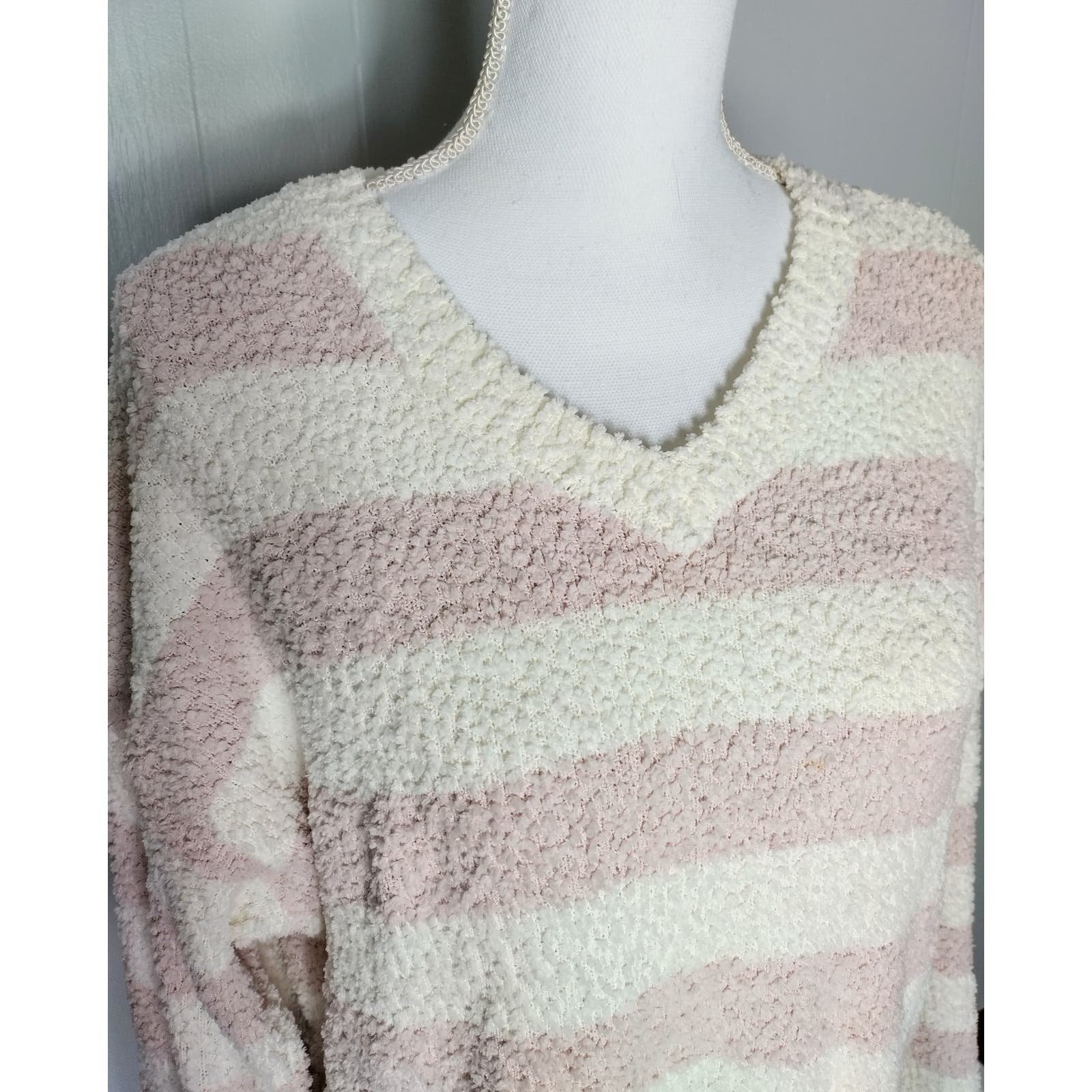 the Lowest price Sanctuary Women Soft & Cozy Pink & White V-Neck Long Sleeve High/Low Sweater NhSBz11rF hot sale
