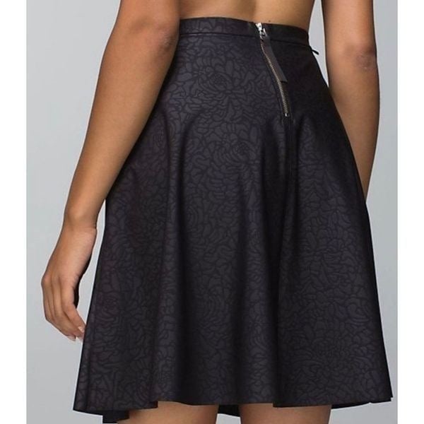 Stylish Lululemon Black Gray Good To Go Skirt Petal Camo Embossed Design Women´s 4/6 ODTPD3ryw Cool