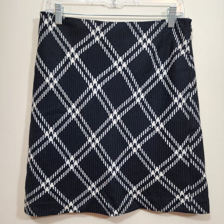 Great Ann Taylor 100% wool diagonally plaid print skirt