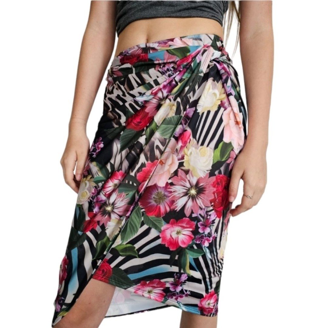 Beautiful Venus Tropical Floral Sarong Skirt HV01vSMX0 