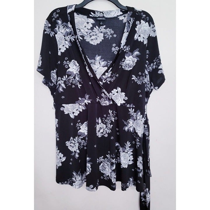 cheapest place to buy  Womens Torrid Floral V-Neck Shirt Top Blouse Colorful w/ Belt Plus Size 1X JRKigstoy Zero Profit 