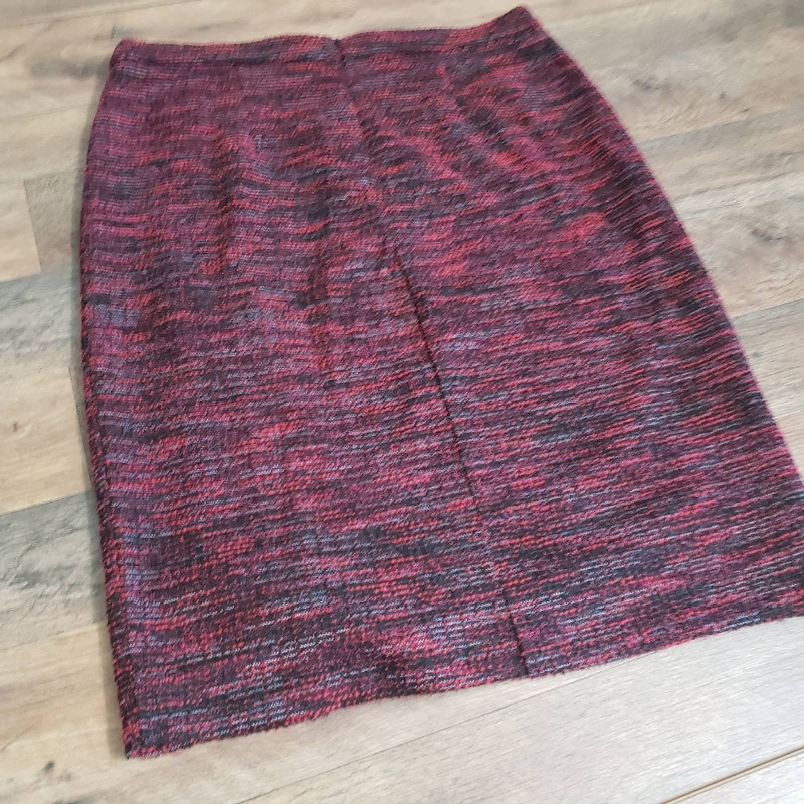 The Best Seller Ann Taylor Red Black Button Closure Midi Length Wrap Pencil Skirt Size 10 os8xuZc3g Counter Genuine 