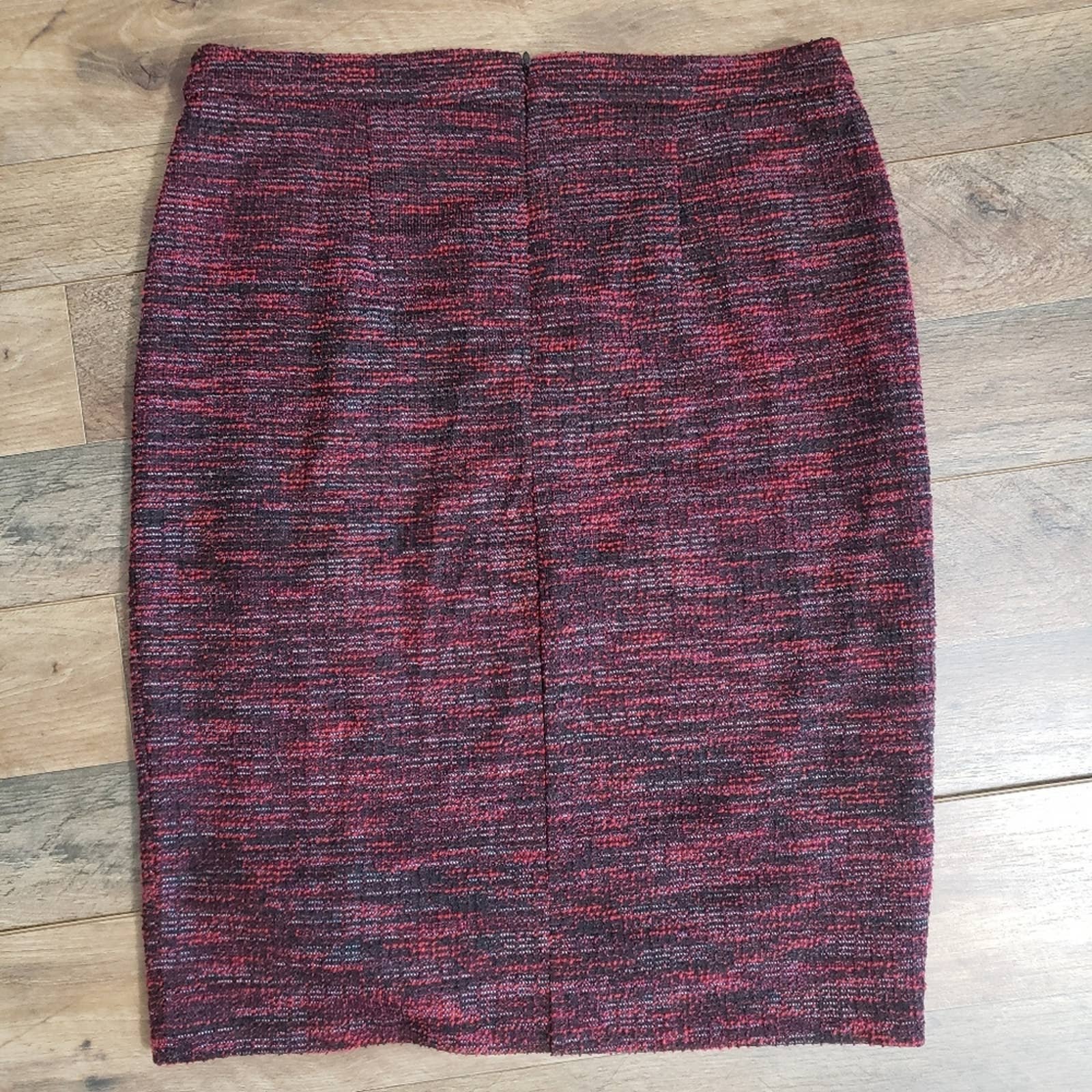 The Best Seller Ann Taylor Red Black Button Closure Midi Length Wrap Pencil Skirt Size 10 os8xuZc3g Counter Genuine 