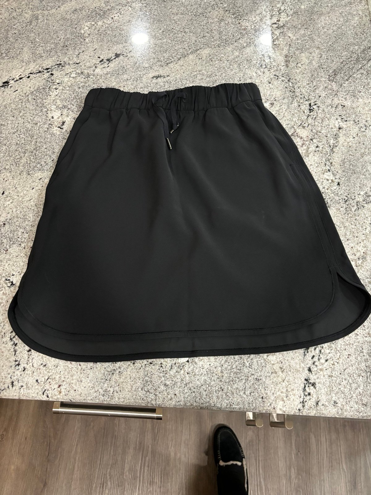 Simple Black Lululemon Skirt knee length 20” ipZiu2dzx 