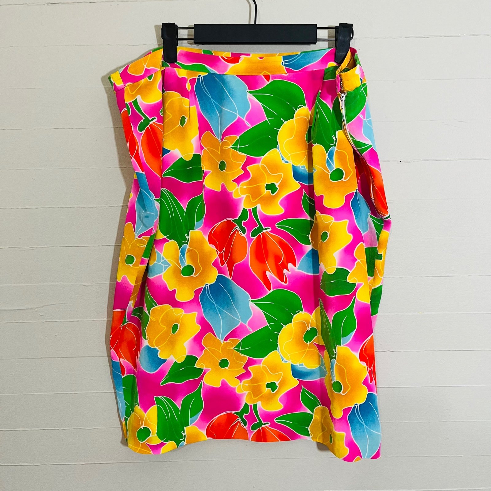 large selection Vintage Colorful Floral Midi Skirt 100%