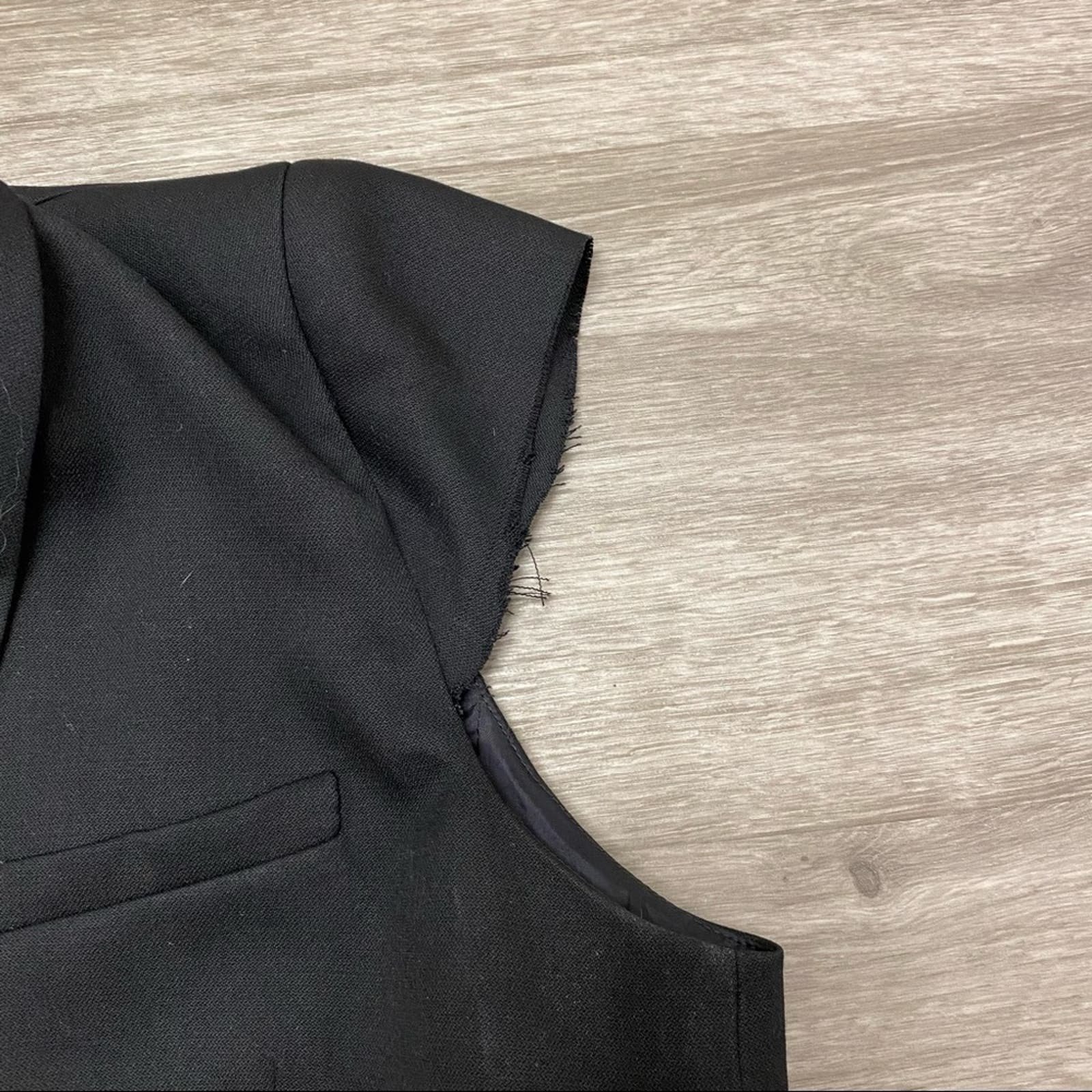 The Best Seller Helmut Lang Asymmetrical Hem Raw Hem Sleeve Vest Black 12 o2AtX8ikf just for you