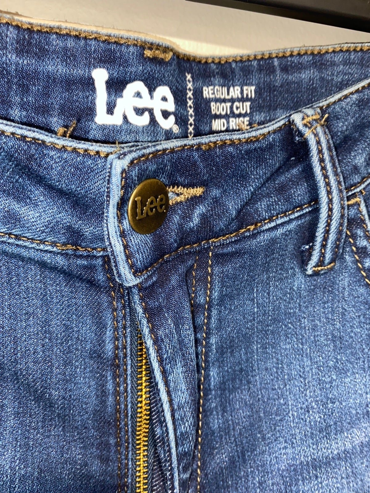 Special offer  NWT Lee Womens Regular Fit Bootcut Midrise Jeans, Sz 12 Medium KmF9ffzZu Cool
