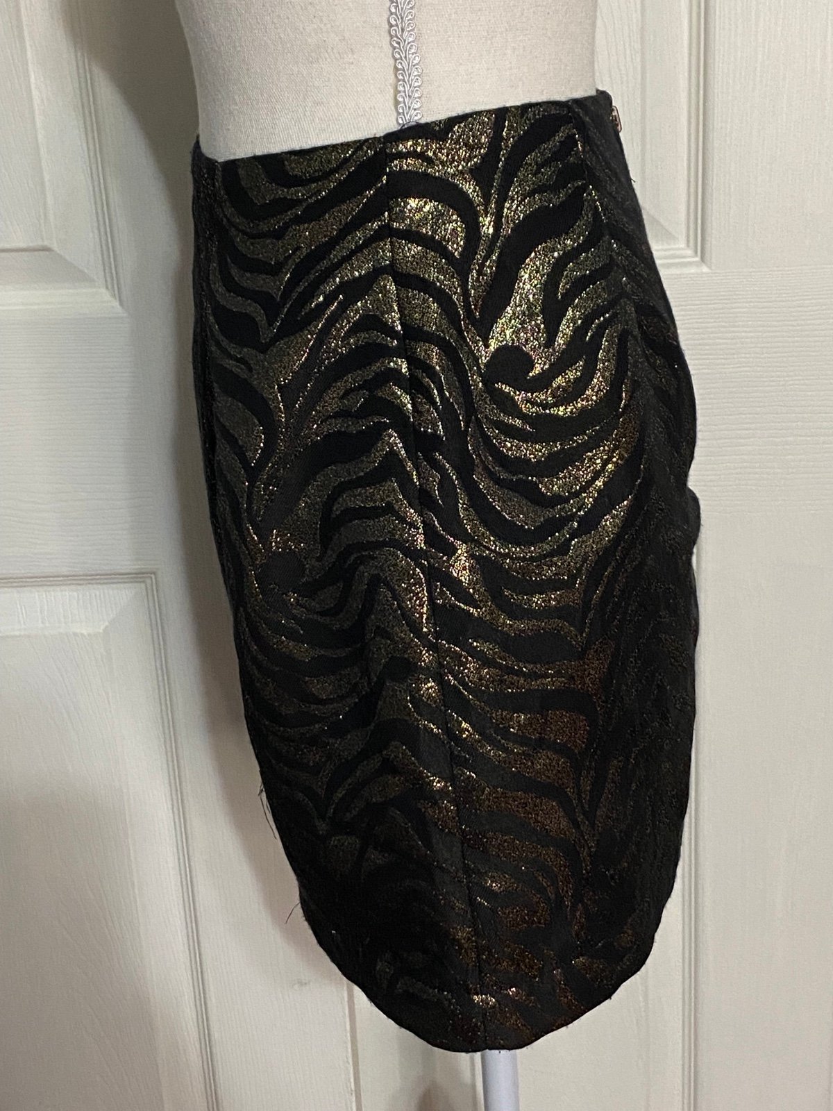 Comfortable MinkPink Friday Forever Black with Gold Animal Print Skirt Size XS FHcrqNFdY Novel 