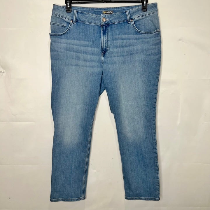 Nice LEE Women’s Jeans sz 20W Denim Relaxed Fit Straigh