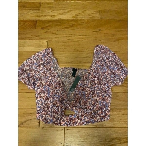 Latest  NWT Wild Fable, women’s floral cropped, low cut