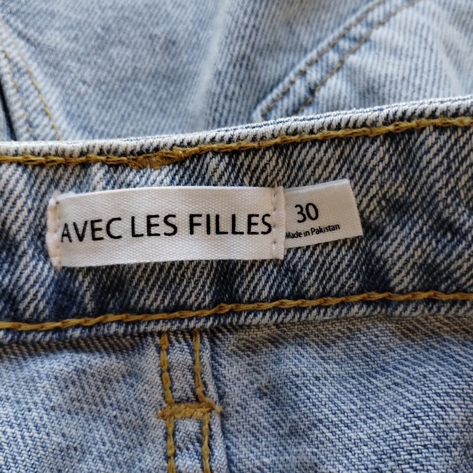high discount A Avec Les Filles Women´s Light Wash Distressed Cut Off Blue Denim Shorts NWT 30 Ht46SHv2i well sale