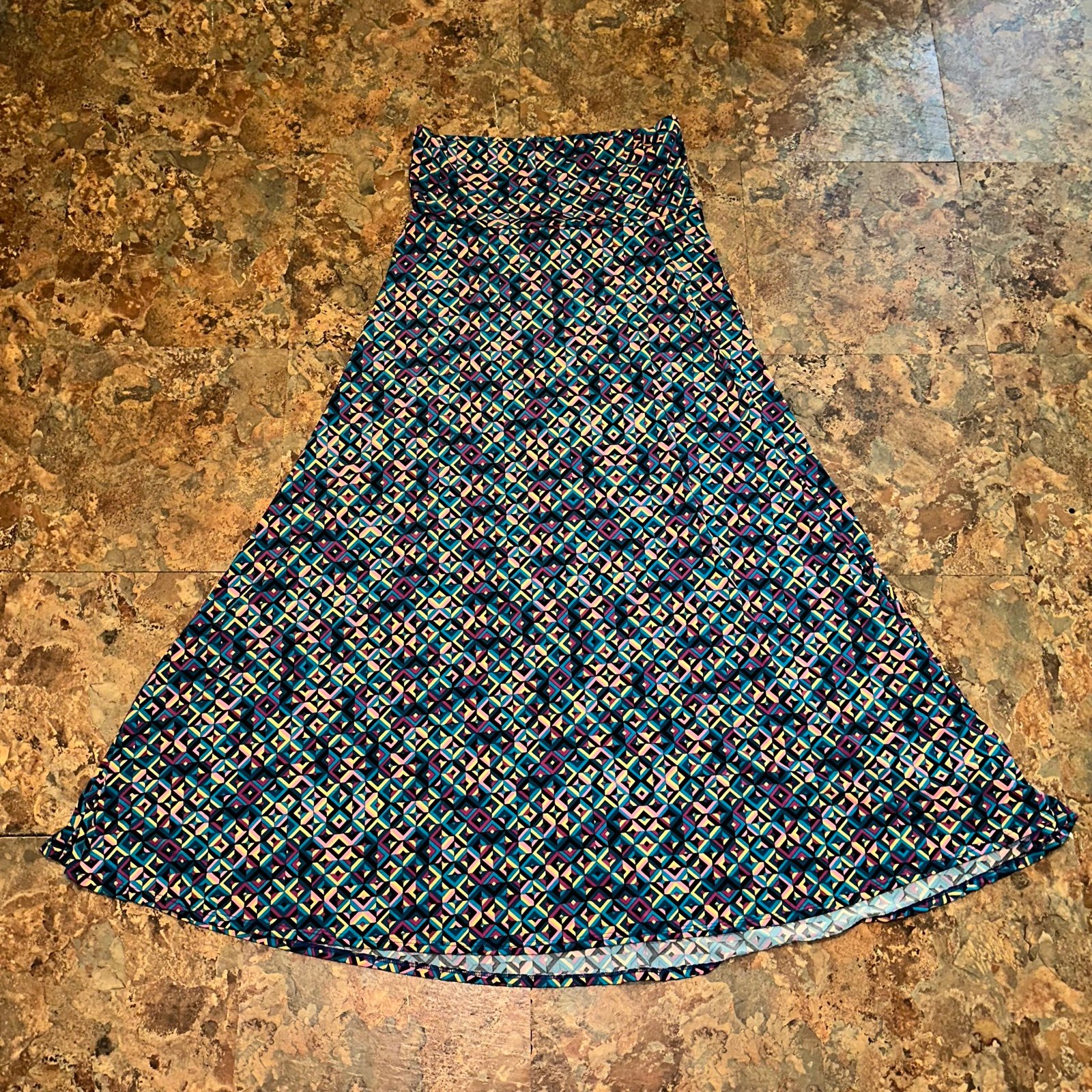 Buy LuLaRoe Women’s Skirt Size Medium Multi Colored Geometric Skirt m0BnHr9Sr Low Price