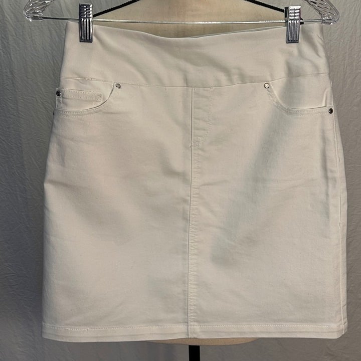 Simple S. C. & Co women´s white skirt with pockets
