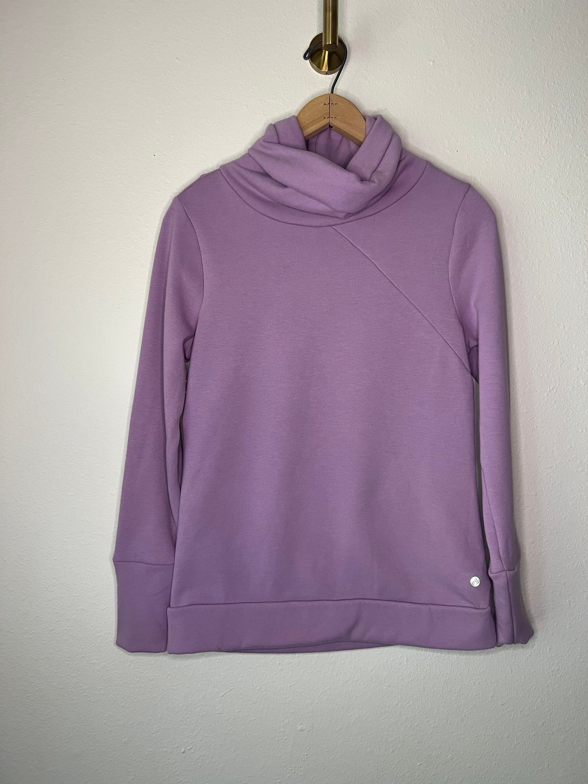 Authentic Apana Light Purple Sweatshirt size S M1Zm02od