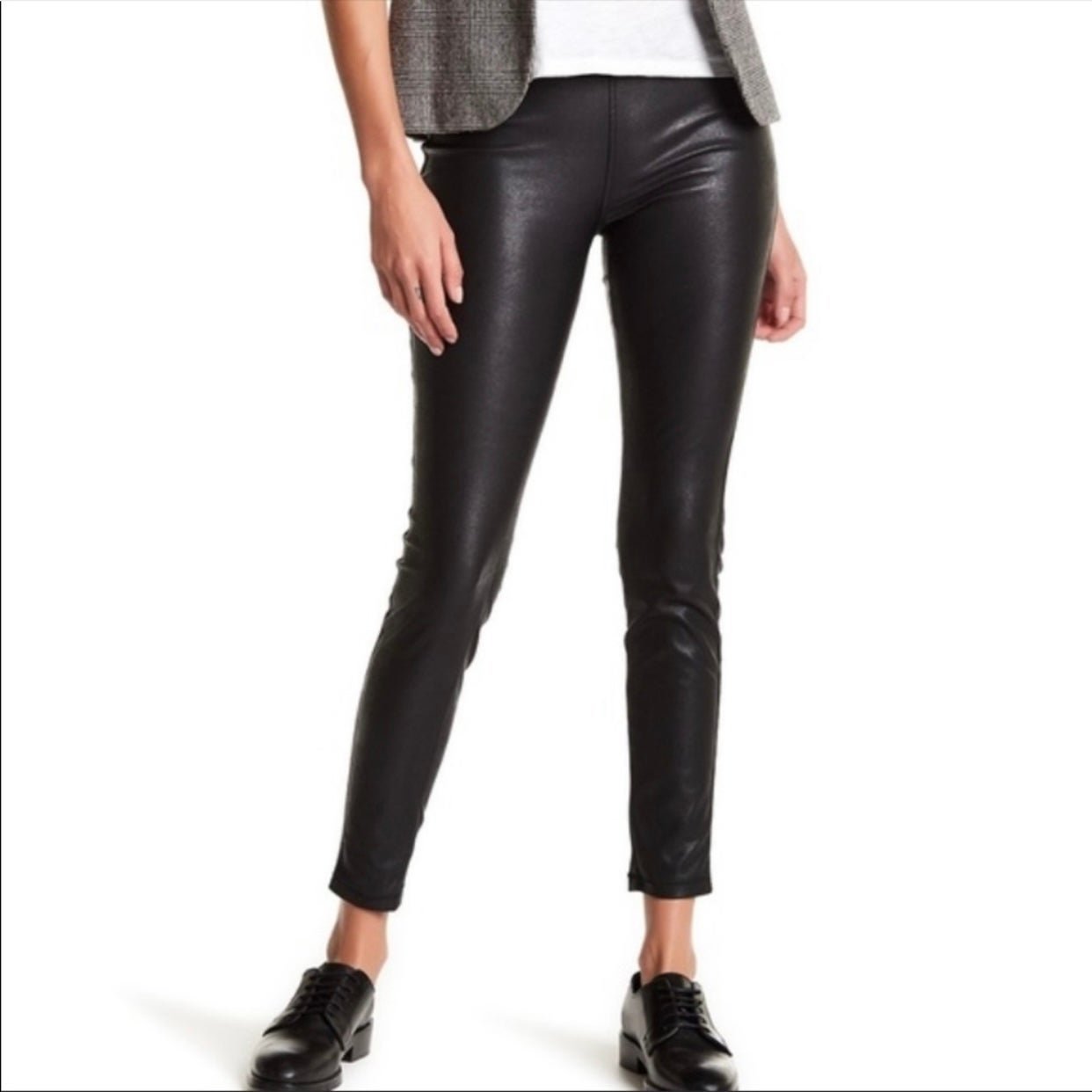Gorgeous Blank NYC Black Faux Leather Leggings Size 28 