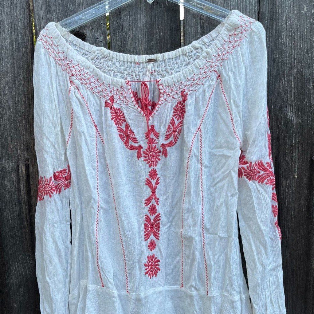 Simple Free People White Embroidered Boho Long Sleeve T