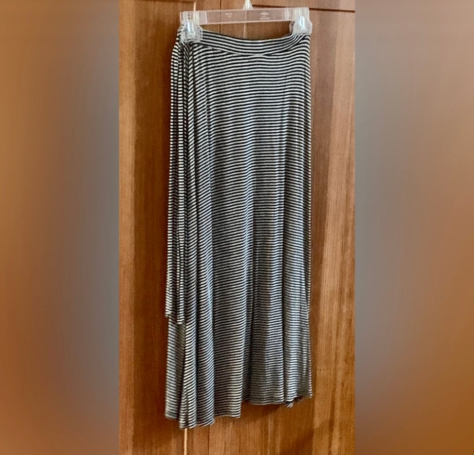 high discount Women’s XS Elasticized Rayon Blend BOBEAU Black Grey Striped Skirt MOJlwWhvz Discount