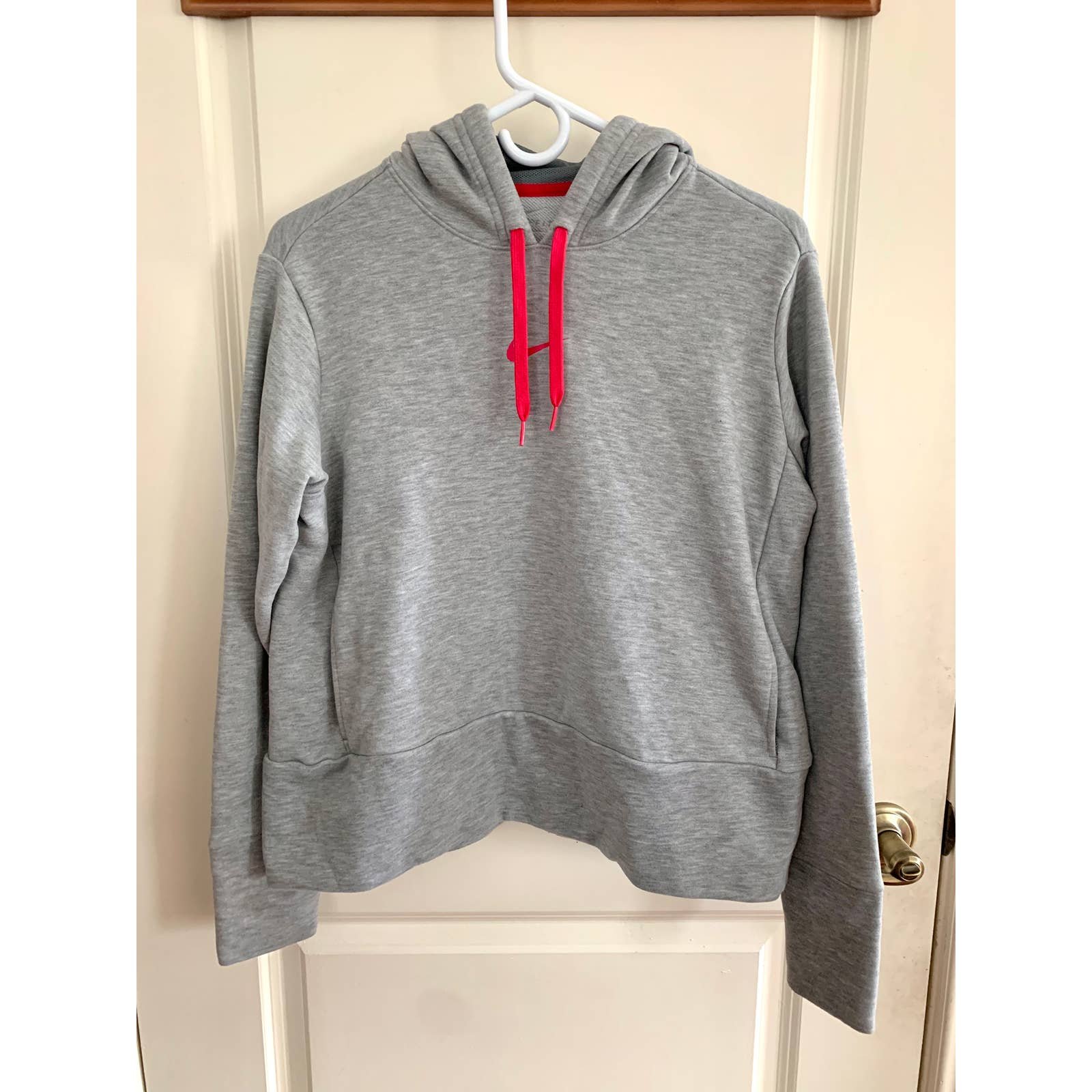 Stylish Nike Heathered Hoodie in Pink/Gray with Pocket 