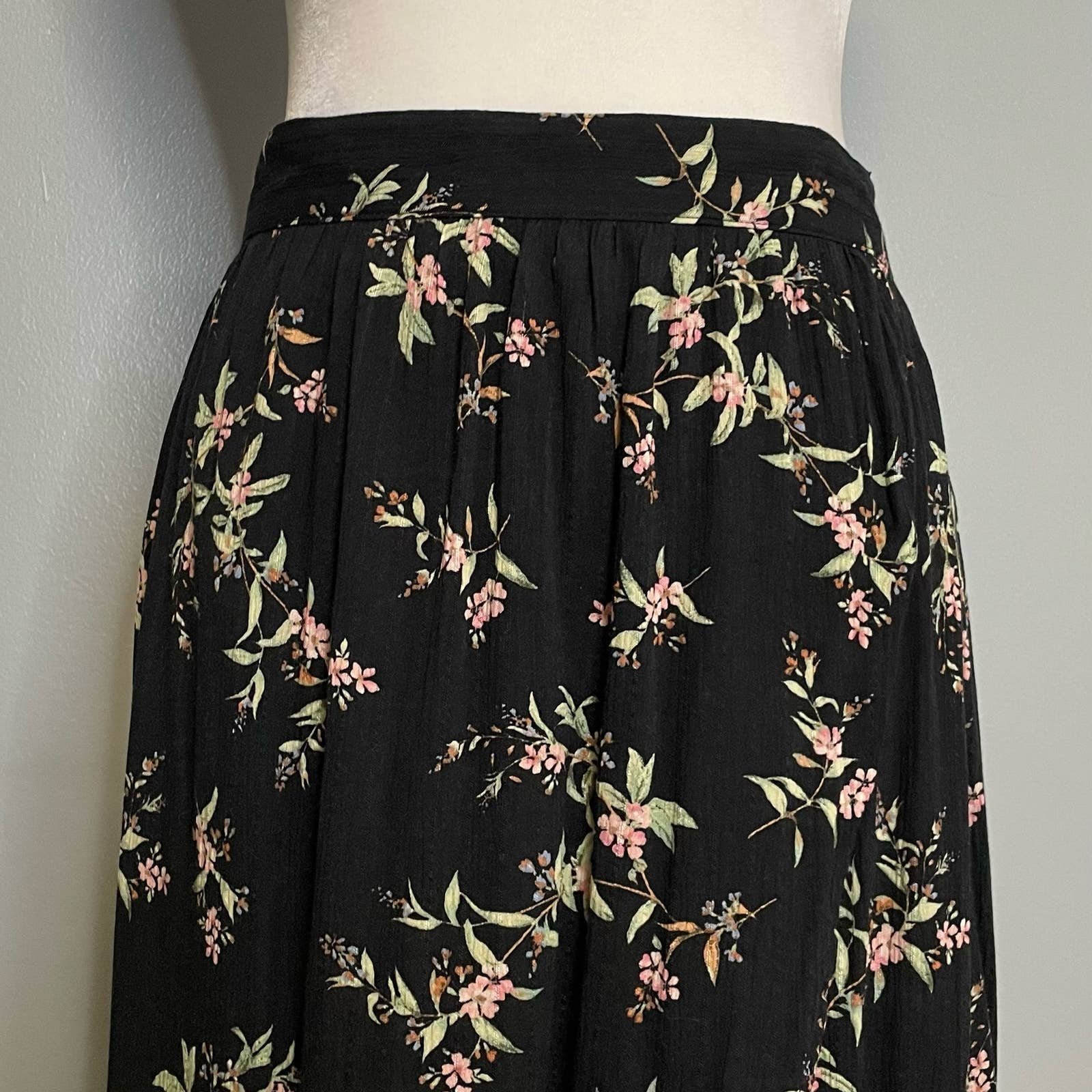 Authentic American Eagle Black Floral High Low Faux Wrap Skirt NEW Oo4lOyQzV Outlet Store