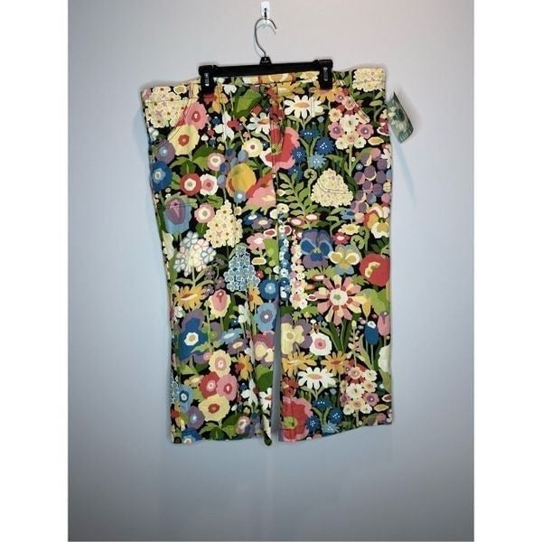 Exclusive NWT Garden Gear Floral Cropped Pants Size Lar
