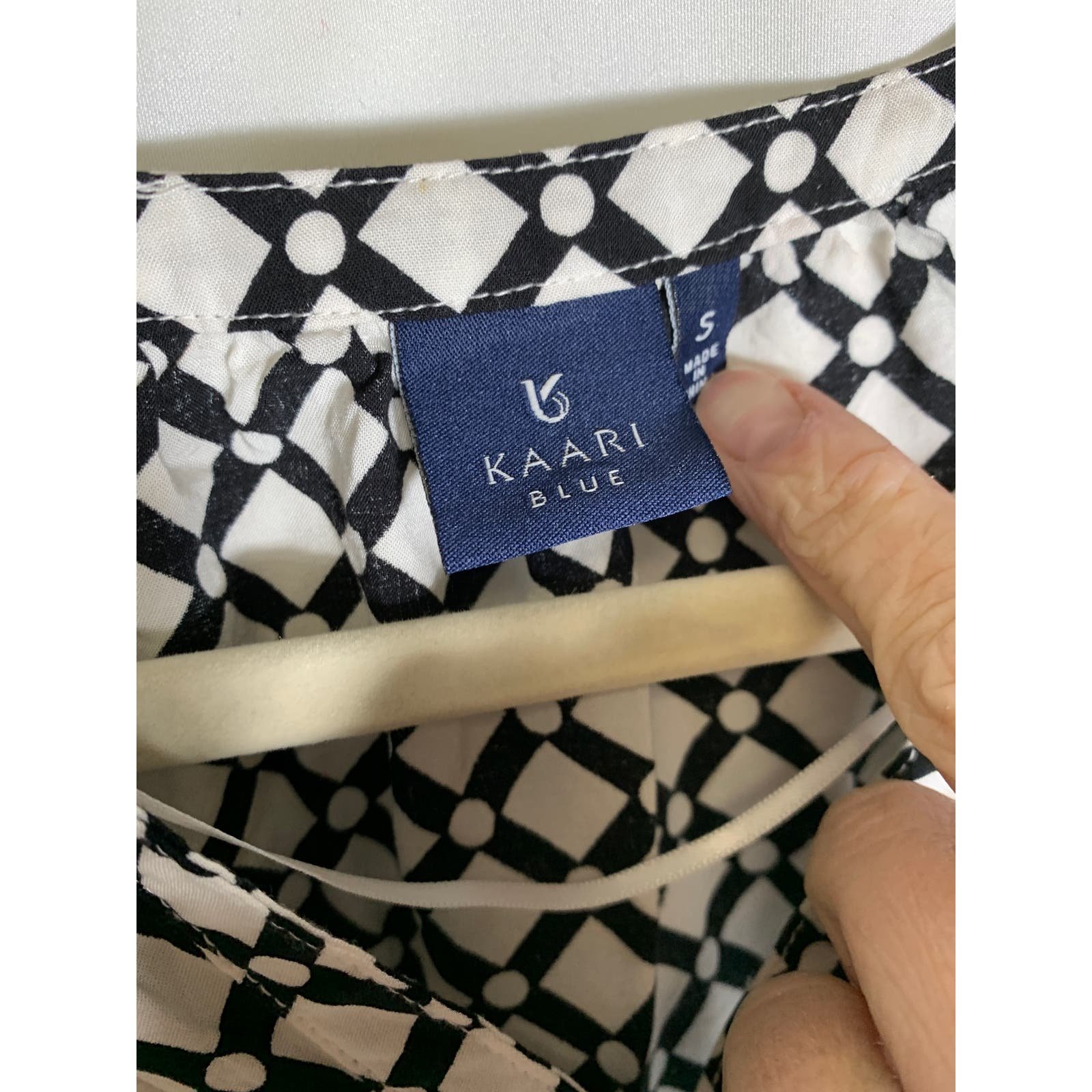 Latest  Kaari Blue White Black Patterned V-Neck Blouse Sz S MsLaXm2cx Wholesale