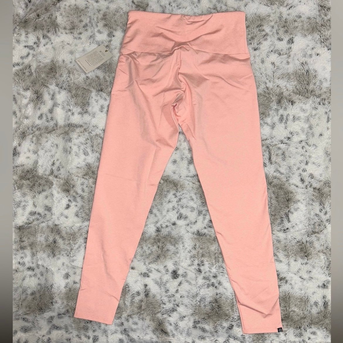 large selection NWT Onzie | Sustainable Soul Eco Luxe High Rise Leggings | Peach Quartz M/L pqsi0h76j well sale