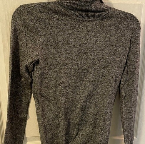 Special offer  Andrew Marc Turtleneck Sweater Sz Small 
