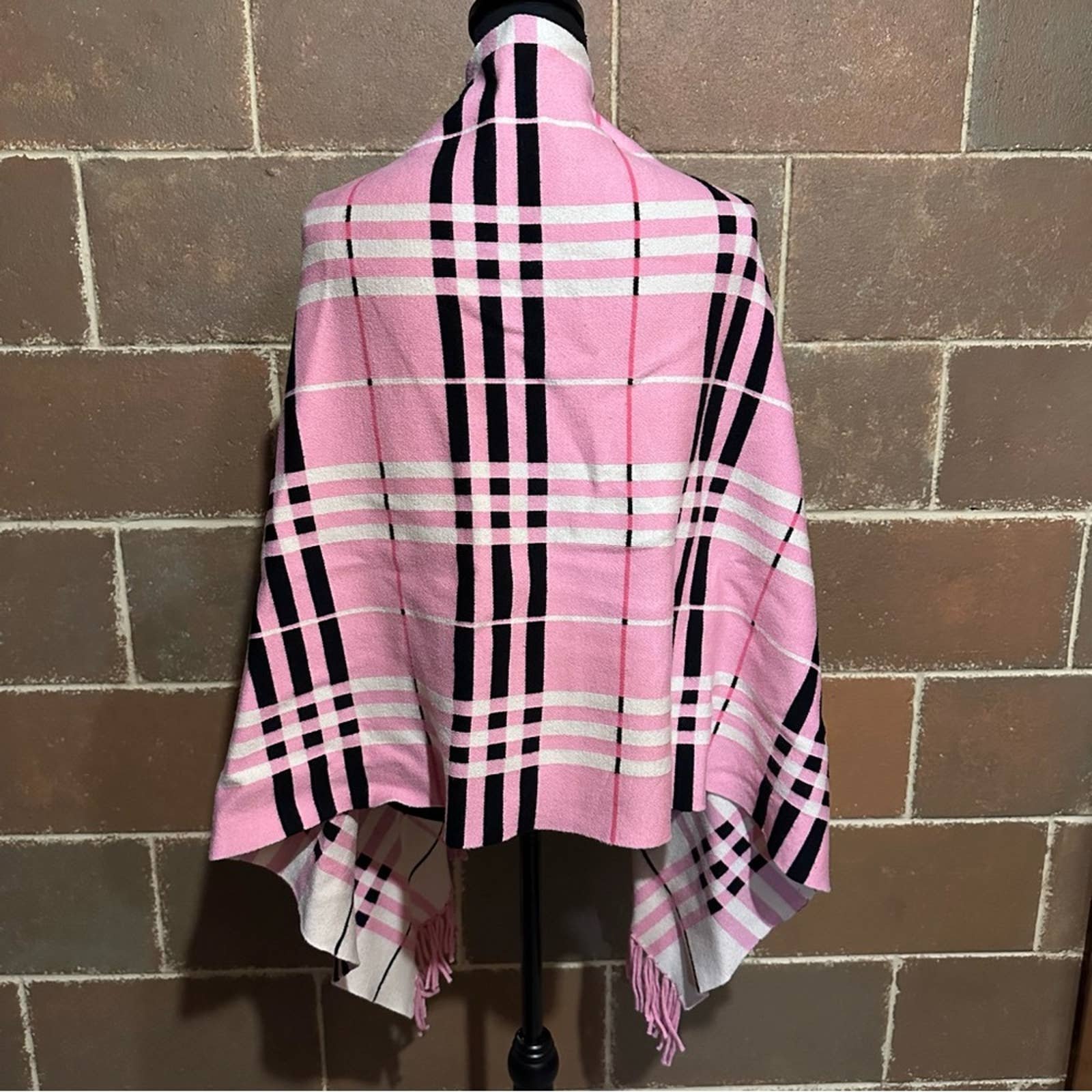 Custom Pink Plaid Fringe Poncho Wrap with Sleeves Women´s One Size OS PRjtkAmao outlet online shop