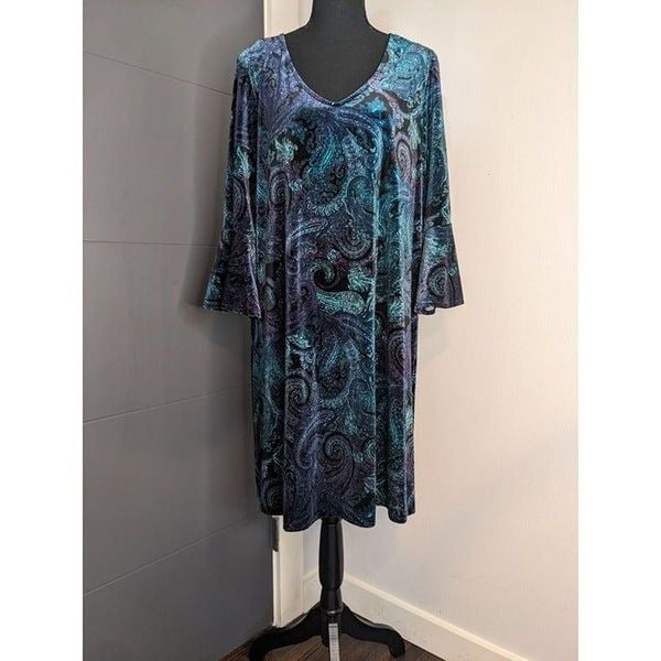 Stylish Tiana B. Paisley Velvet Shift Dress with Flounc