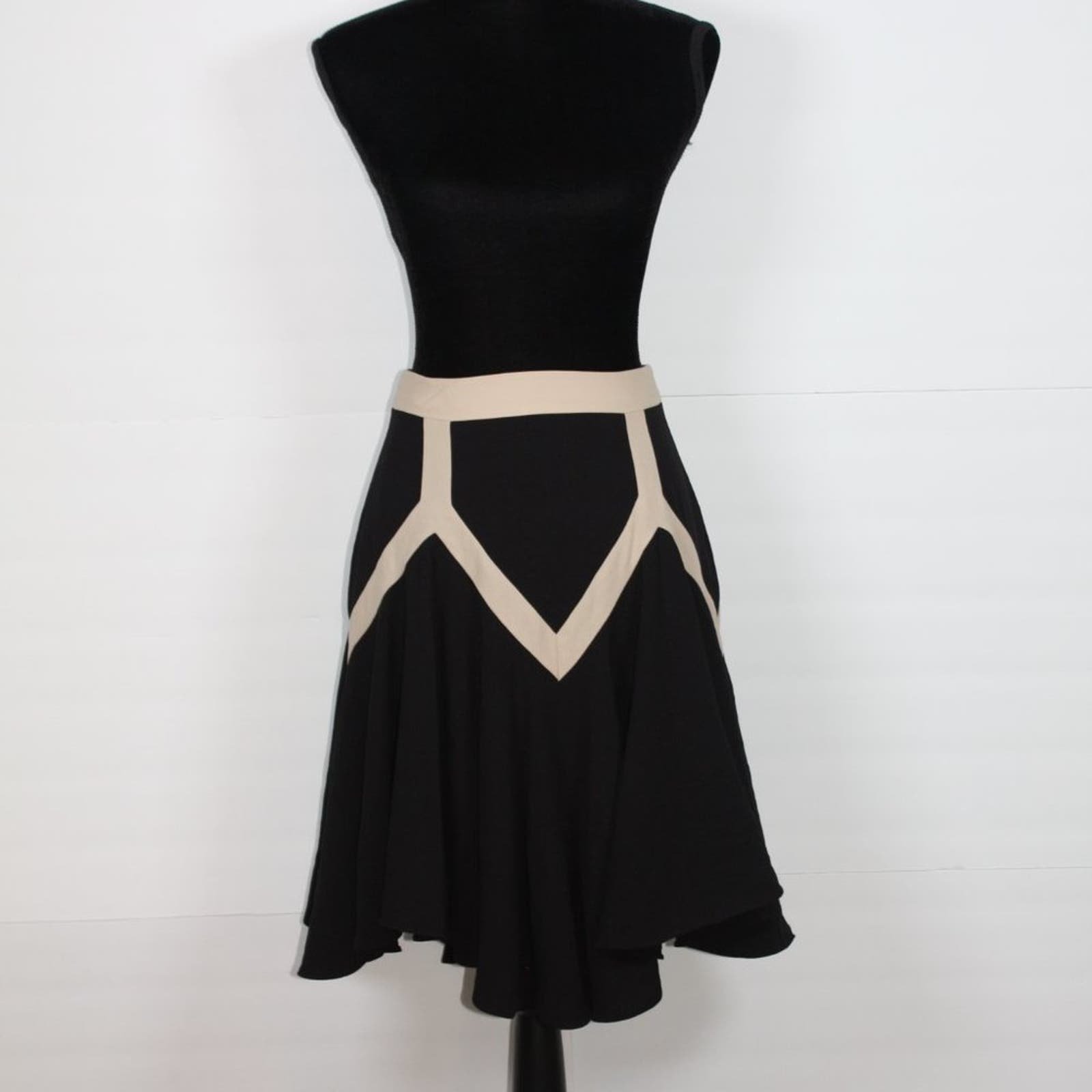 Latest  Leifsdottir Black Skirt with Geometric Design Size 4 oyL2ekCYn just for you