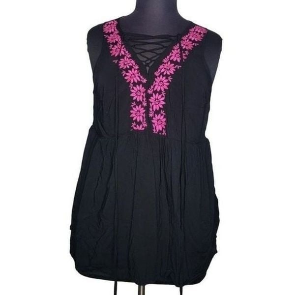 floor price Torrid black sleeveless  blouse with pink e